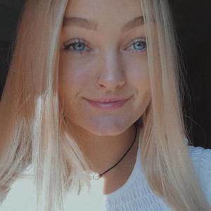 Meet your Posher, Gloria